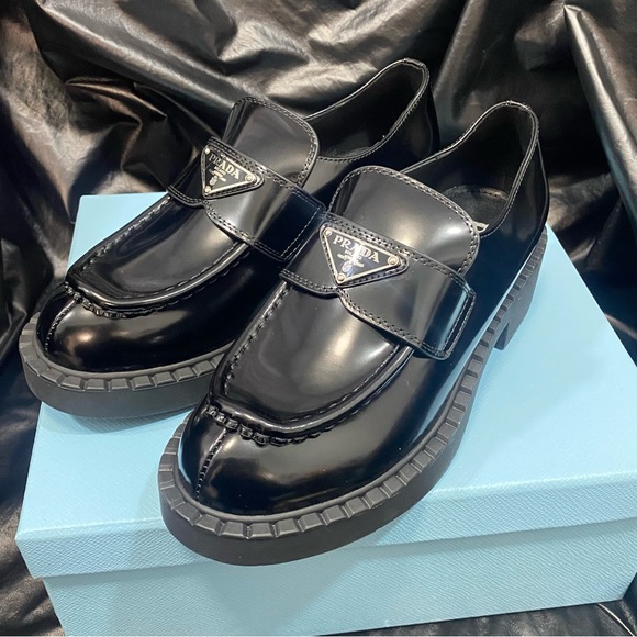 Prada Women’s Loafers ❤️❤️❤️